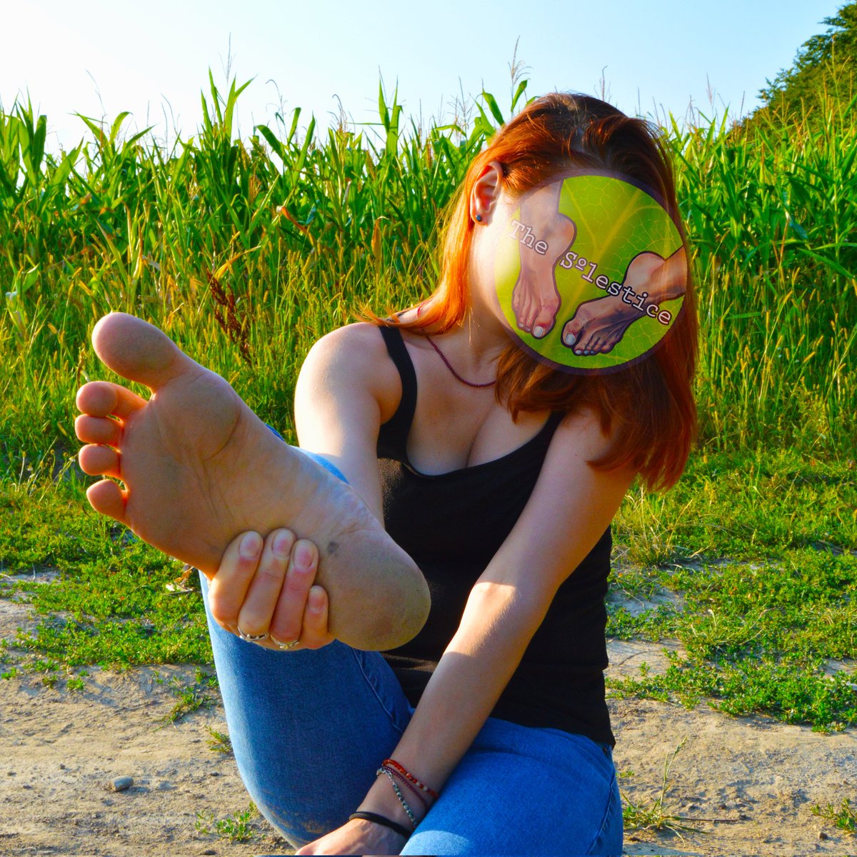 TSolestice's tweet photo. Here's to starting the week on the right foot 👣😅👣🥰 https://t.co/z1lUKzpKx1