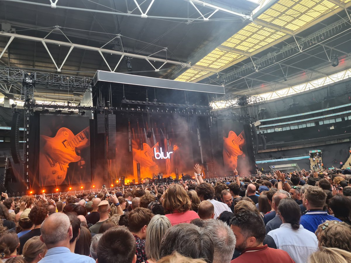 Amazing night <a href="/blurofficial/">blur</a> <a href="/wembleystadium/">Wembley Stadium</a>. Didn't find any of your drumsticks <a href="/DaveRowntree/">Dave Rowntree</a> - can I have one of the ones from last night? 🙂