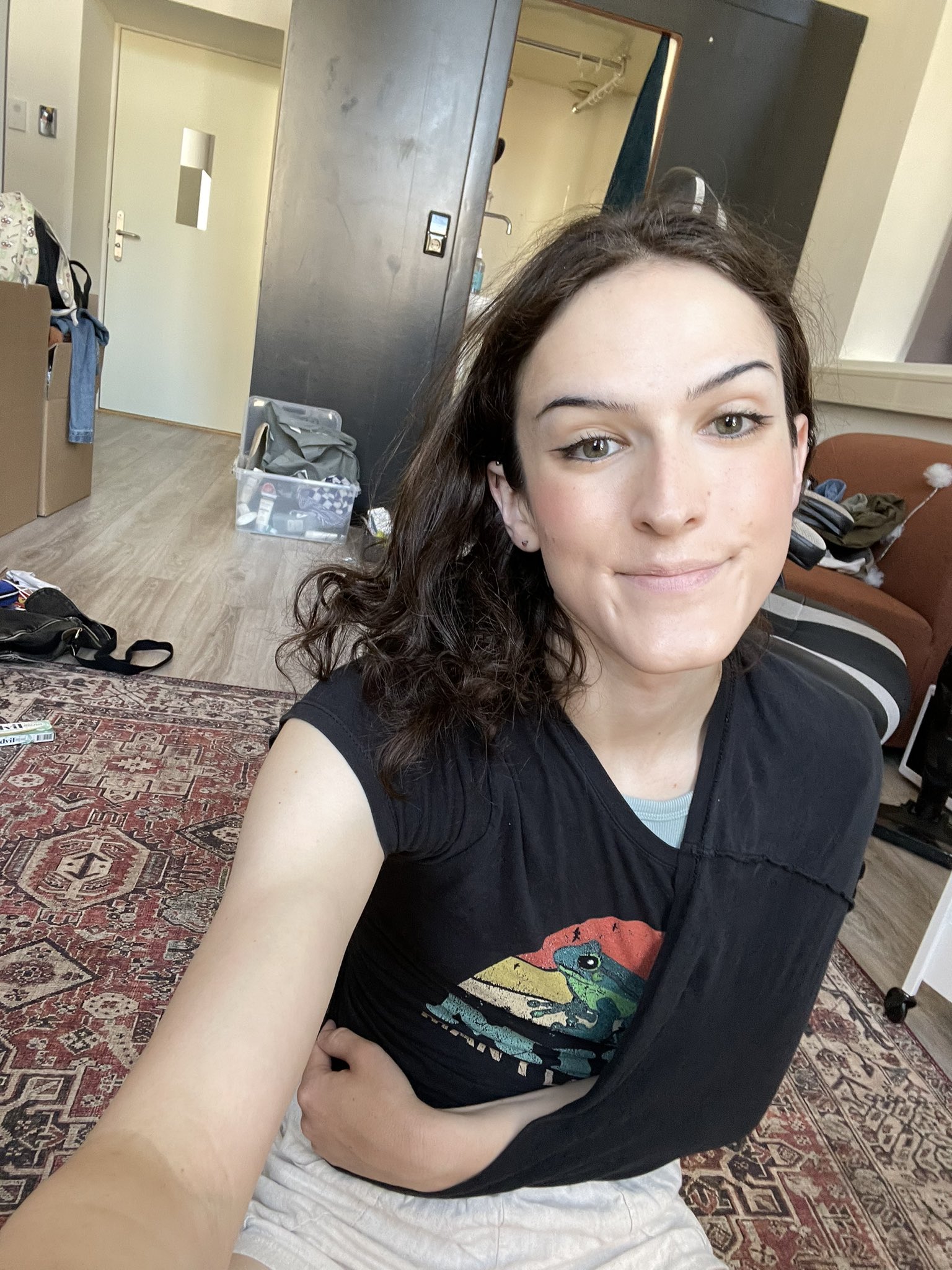 anna worm 🌸 @frogs4girls.bsky.social on Twitter: "gm everybody happy