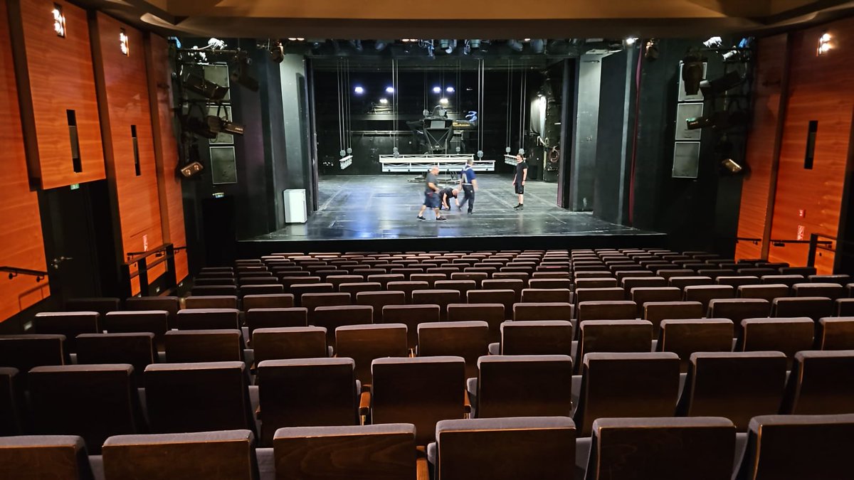 AerowavesEurope's tweet image. #Aerowavesteam Greetings from Wiesbaden and Darmstadt!
We are visiting our partner Bruno Heynderickx (@StaatstheaterDA and Hessisches Staatsballett) to check the venues for #SpringForward24!!