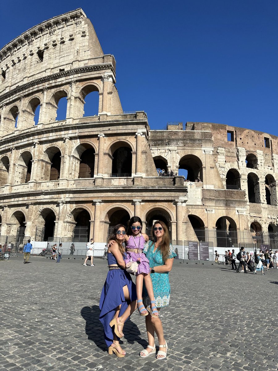 Rome-ing around the Colosseum!