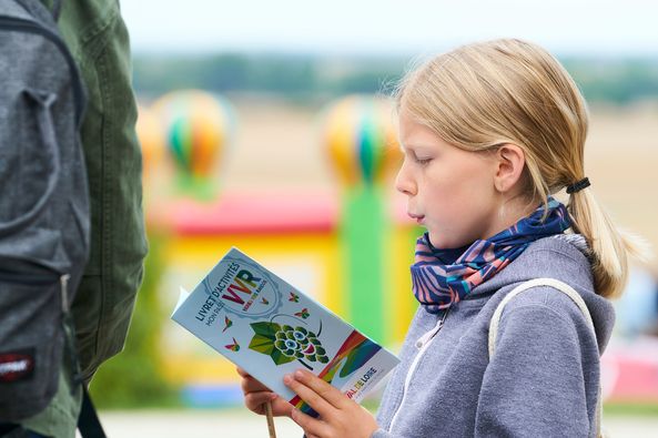 vvrvaldeloire's tweet photo. Qui dit vacances, dit occupation des enfants ! 🧒👧🧒
🧩 Et cette année encore, VVR sera joueur : le livret d’activité revient complété de cartes énigmes disposées le long des parcours ! Avec une surprise à la clé ! 🎁
✅https://t.co/V4mJzLBrlO #vvrvaldeloire #vvr23 #valdeloire https://t.co/zJcXjasiIP