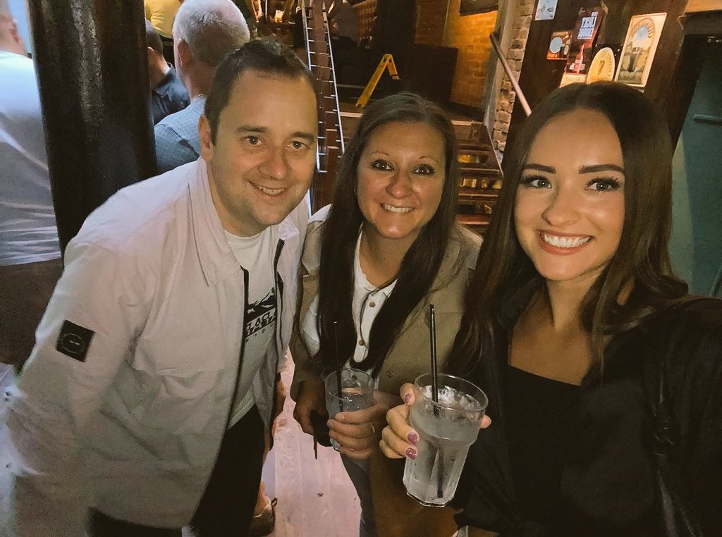 HeadLeanne's tweet photo. 🥂🍻❤️ https://t.co/ae9rBXQ42T