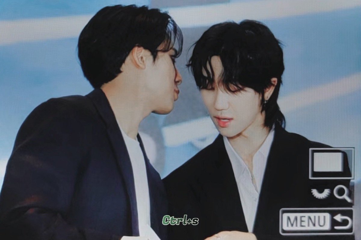 ctrls_0607's tweet photo. 230710 이즈위

#세븐틴 #SEVENTEEN #규잇
#디에잇 #THE8 #ミンハオ
#민규 #MINGYU #ミンギュ https://t.co/Pmi0Hr41wh