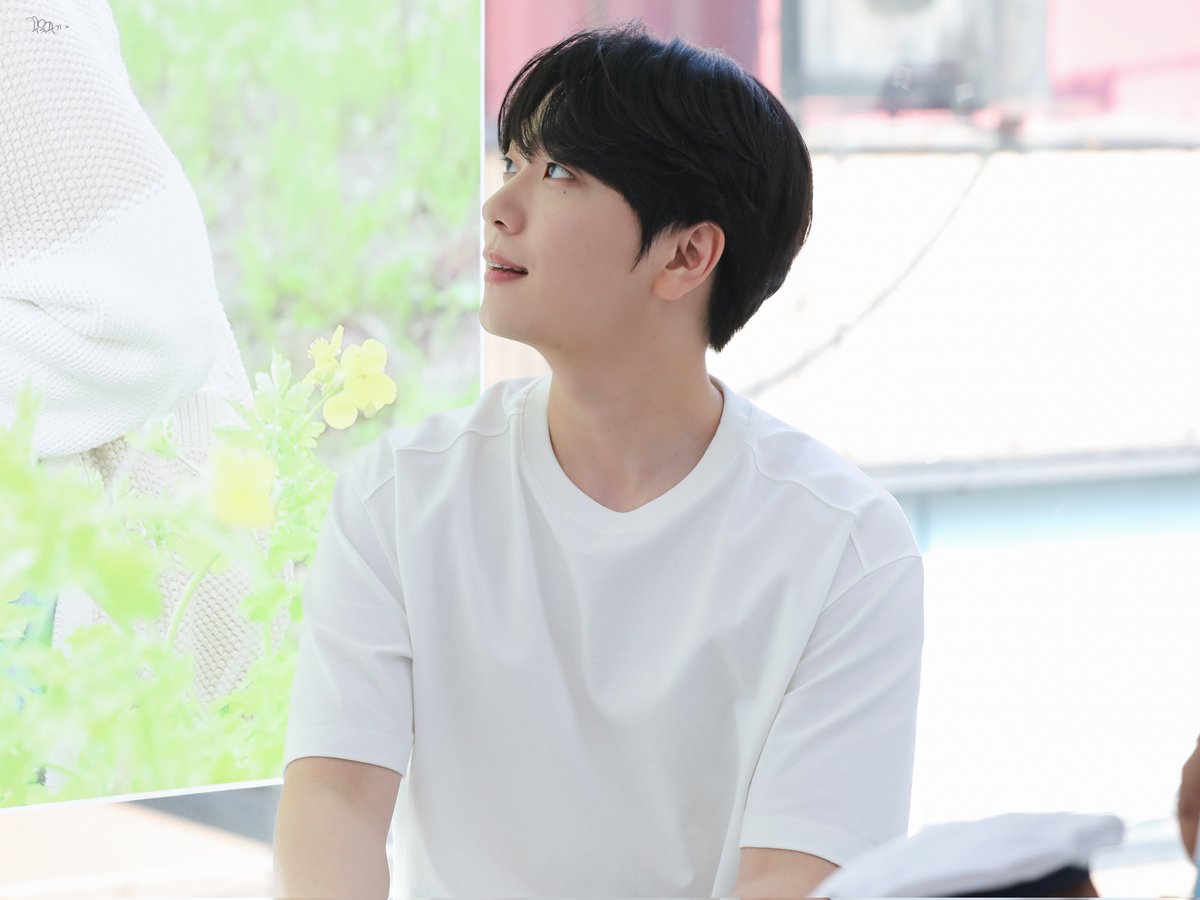 kkugi_pic's tweet photo. 230710 고우림 생일카페
My Forest :)
💚 https://t.co/V6PYgDVpUH