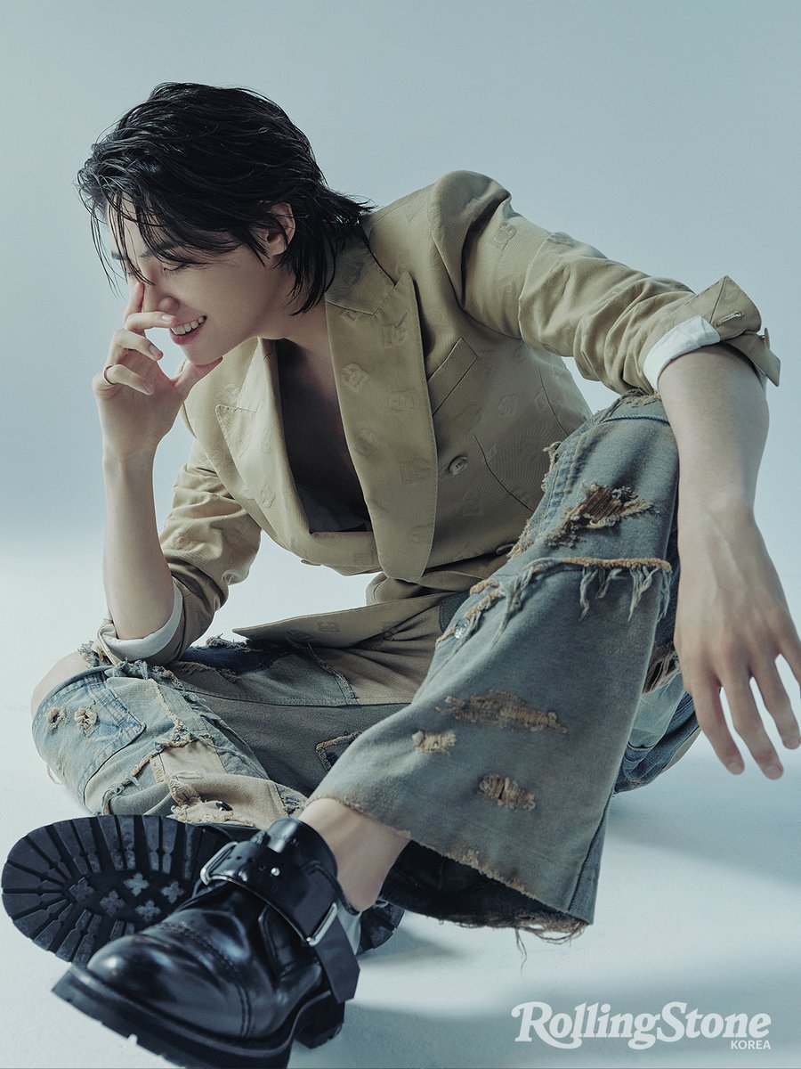 LJH_official's tweet photo. [📰] 이진혁을 빛나게 만드는 것들

https://t.co/jsqd5LvEBy

#이진혁 #LEEJINHYUK #롤링스톤 #rollingstone https://t.co/vAnU6NKtg3