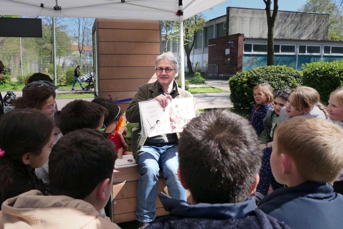 Herzliche Einladung zur Abschlusspräsentation unseres vhw-Projekts "Wohnungsunternehmen als Bildungsakteure" am 9. Oktober 2023 von 13:30-17:30 Uhr in der Schönhauser Allee 176. 

Alle Infos dazu hier: 

vhw.de/nachricht/absc…