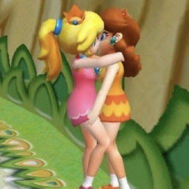 BREAKING NEWS ‼️ peach and daisy are dating