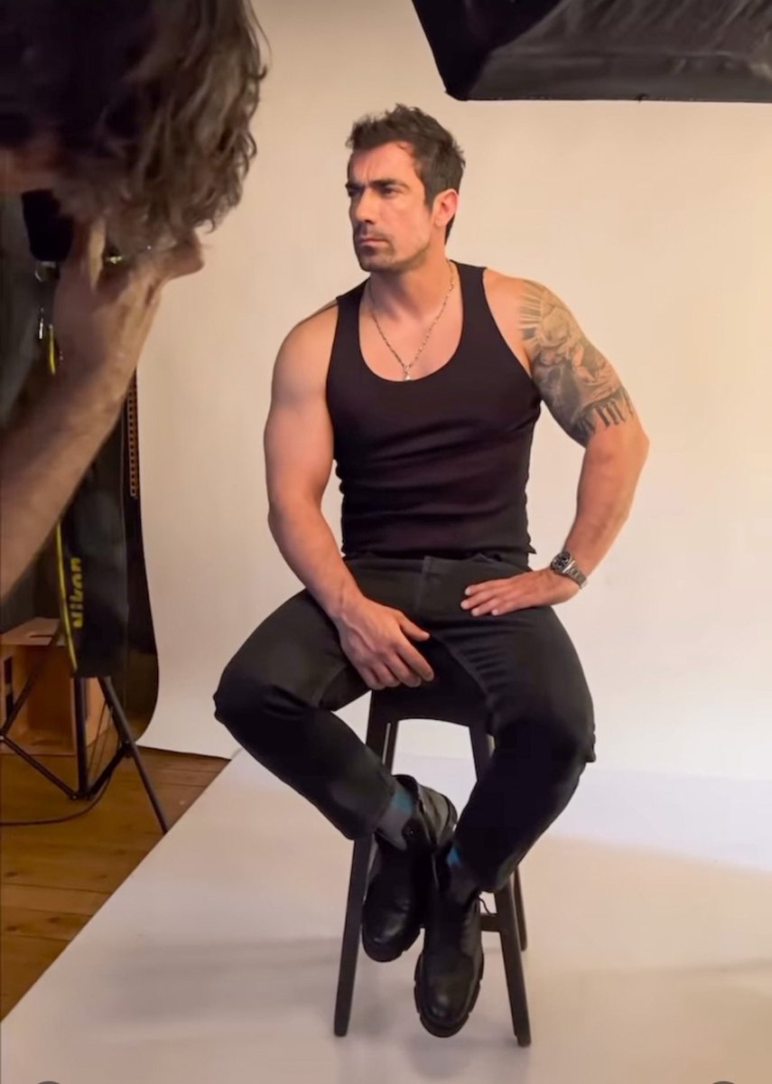 ModeVa16's tweet photo. #İbrahimÇelikkol 🖤📸 https://t.co/cUFEFv0doW