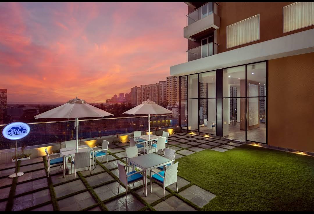 HitenderV's tweet photo. Drive in with your #EV and get it charged at this wonderful location in #Mumbai which has got #ABB #DCFastCharger hosted on #AARGOEVSmart network.
Location : Royal Hometel Suites, Mumbai, #Maharashtra
Map Coordinates : https://t.co/zt5BLKqBCB
Download AARGO EV Smart app and start charging !
#reliable #sustainable #evcharging #ElectricVehicle #EVCar #ClimateActionNow #ClimateCrisis #ClimateEmergency #Adipurush #DelhiRains #missiontozero