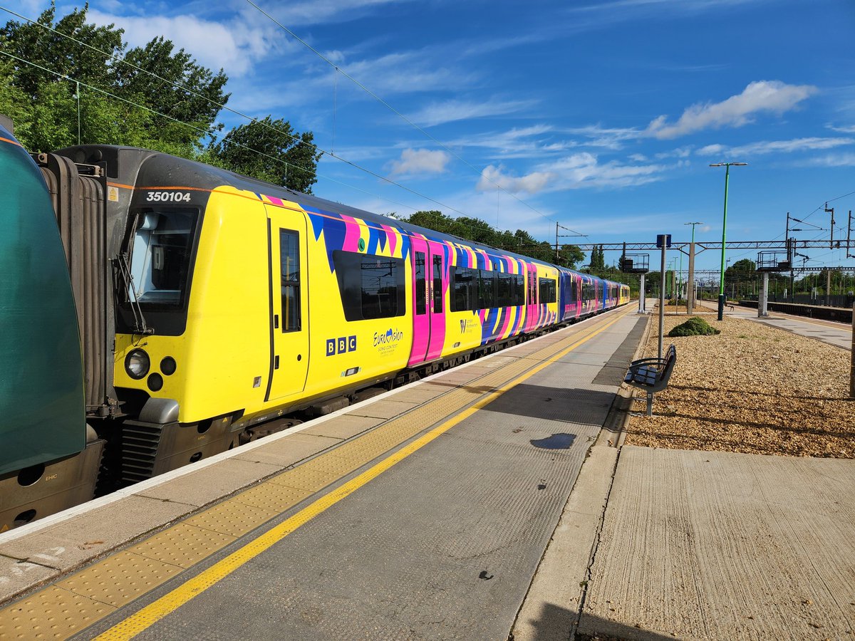 tom brown tweet media