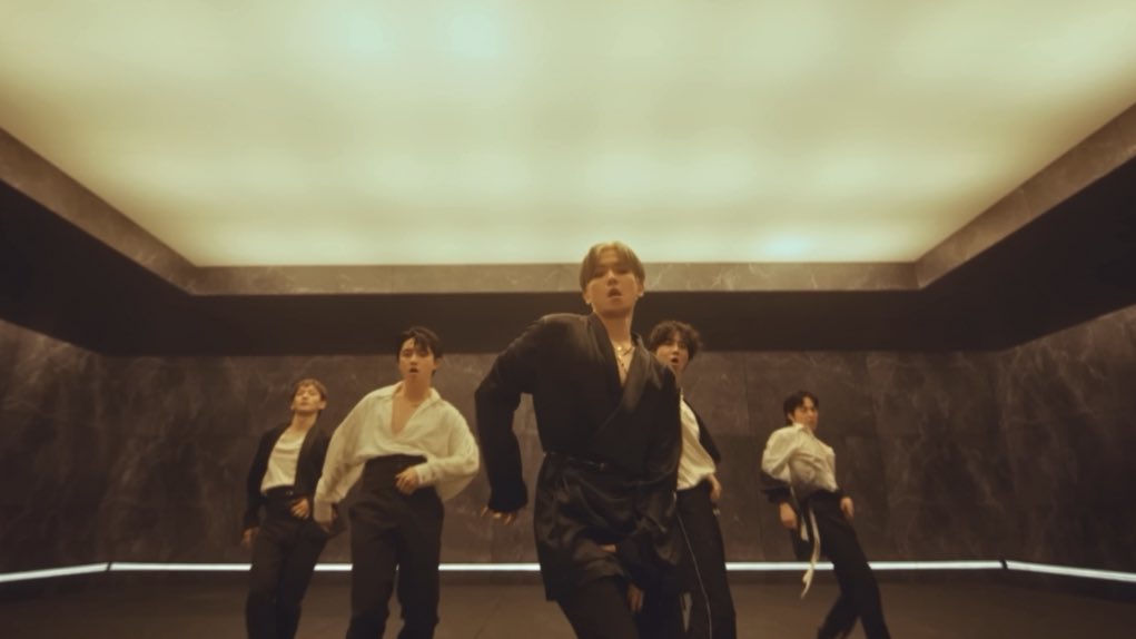 EN7ernally's tweet photo. I NEED ALL YA~ CREAM SODA~ 🎶 EXO IS BACK Y’ALL!!! 

EXIST WITH EXO 
CREAM SODA OUT NOW 

#EXO_CreamSodaMV 
#StreamEXISTbyEXO 
#크림소다_들었소다 
#EXO_CreamSoda 
@weareoneEXO https://t.co/lqRQoUgR9N