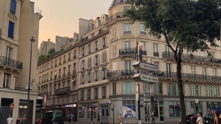 malusokay's tweet image. Let's explore Paris together 💭