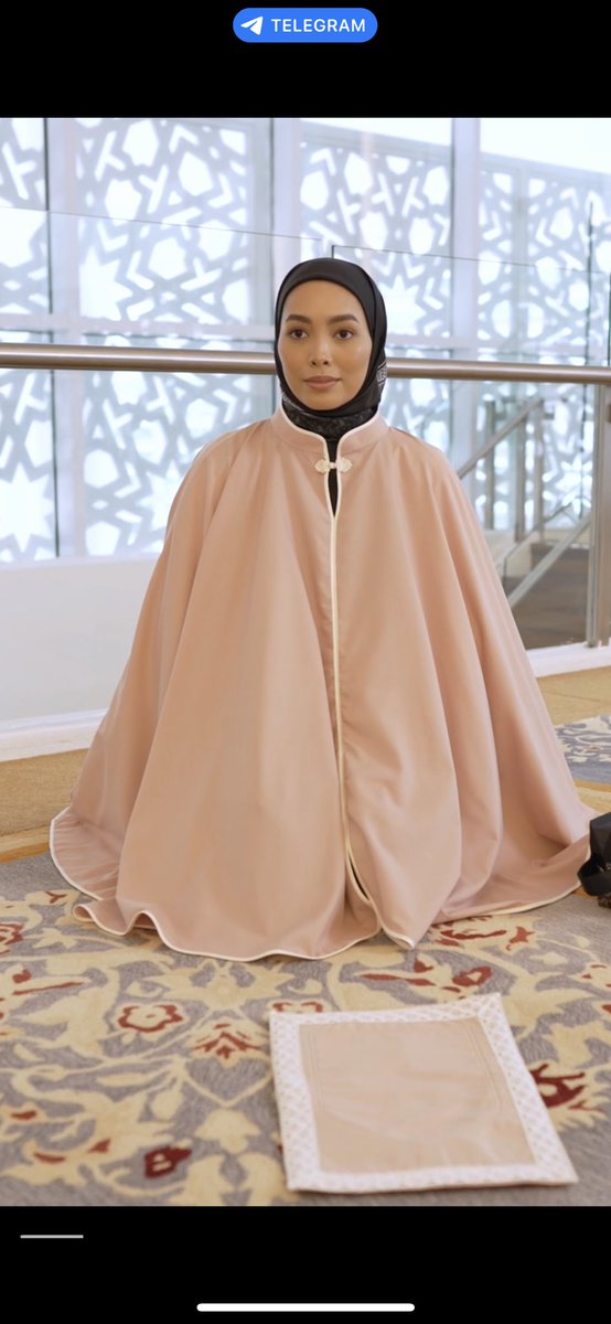 QueenTelekungSK's tweet photo. SK BEBETUL NAK JADI TRENDSETTER KE NI CIPTA TELEKUNG TANPA KEPALA LAK DAHH🤣😭😭😭 https://t.co/PqfDT9XO6U