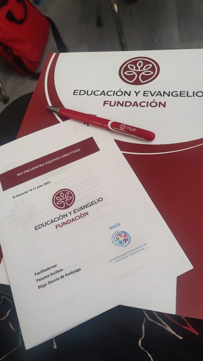 feye_enred's tweet image. Comenzamos el XIII Encuentro de equipos directivos de nuestros #colegiosFEyE, dos días de trabajo intenso donde aprender, compartir, proyectar y, por supuesto, compartir y reir. Hoy, de la mano de #DECE, trabajamos el "Discernimiento emocional en contextos educativos".