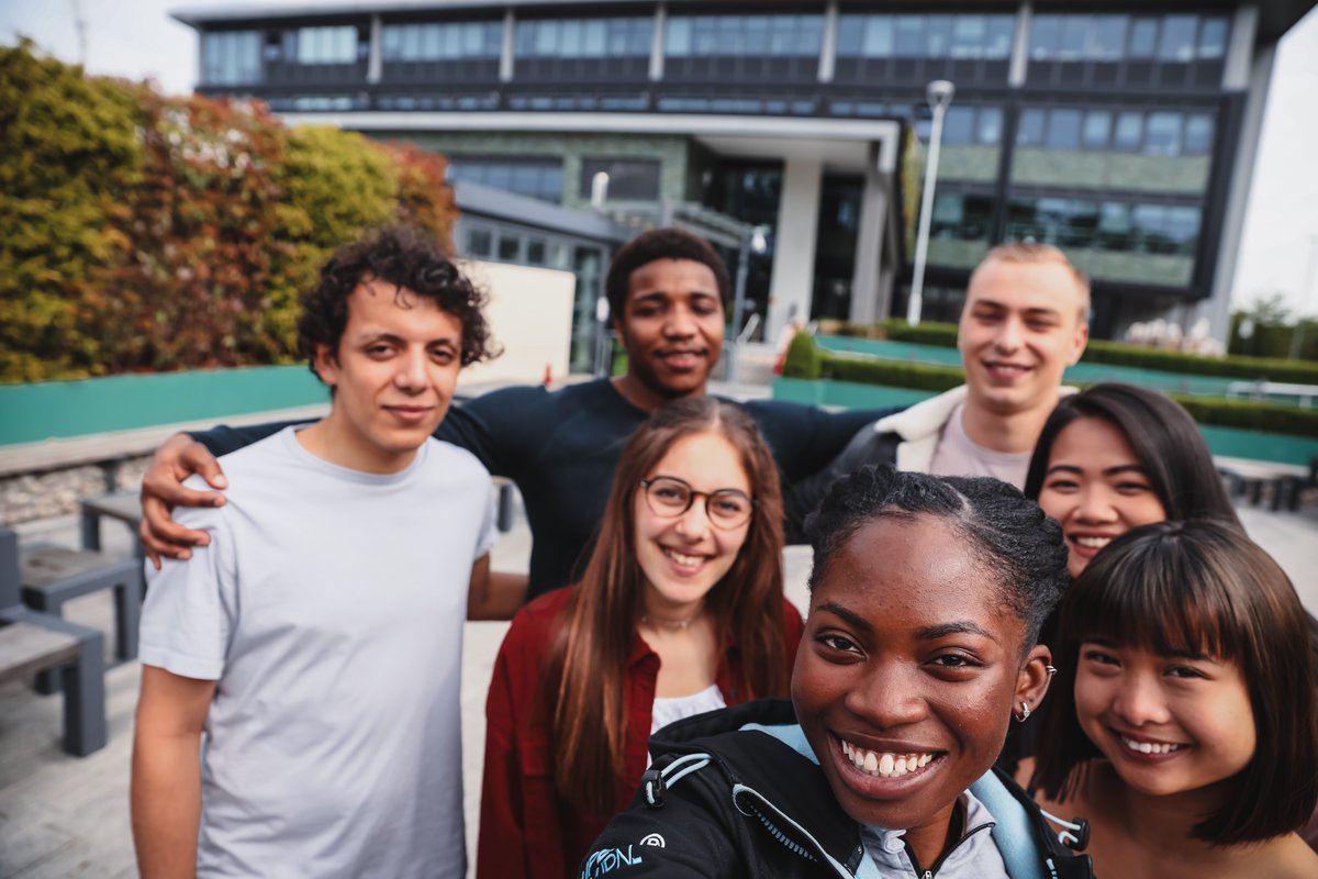 MDXEdLiaison's tweet image. This week is Havering Futures Week with @AccessHE @LondonHigher where we will be visiting schools in @LBofHavering to talk to students about HE. Sessions will include an intro to university life, student finance myth-busting and #MDXGrad success stories for Yr 10's 🎓💰📈