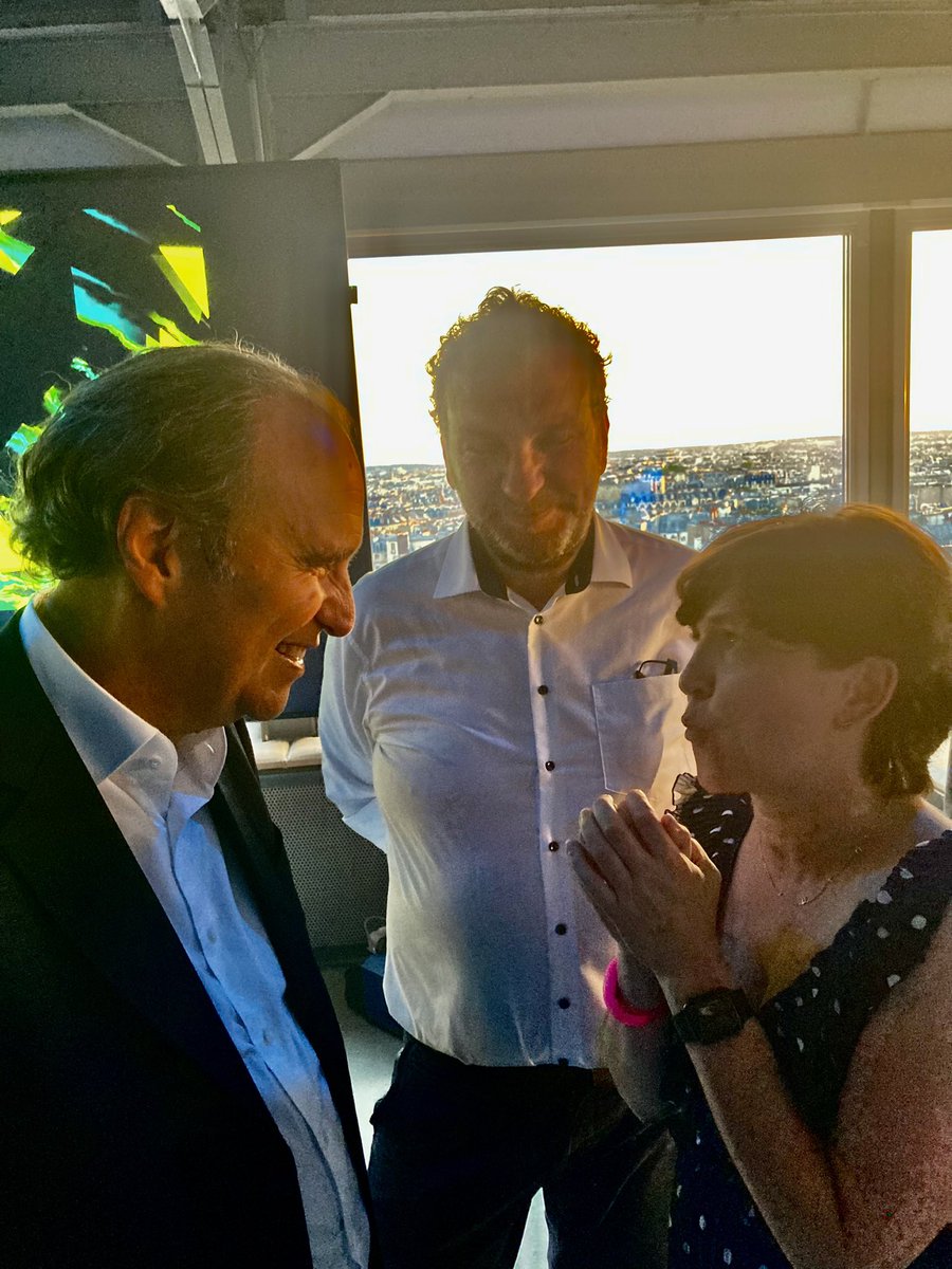 carolineporot 📚 (@carolineporot) on Twitter photo 5 ans après un premier #meeting pour lui proposer #42mulhouse, nouvel échange avec <a href="/Xavier75/">Xavier Niel</a> aux 10 ans de #42network.
Une belle opportunité de lui exprimer notre #gratitude pour son soutien et de lui réitérer notre promesse d'un campus #transfrontalier 🇩🇪 🇨🇭 🇫🇷 et #inclusif ! 5 ans après un premier #meeting pour lui proposer #42mulhouse, nouvel échange avec <a href="/Xavier75/">Xavier Niel</a> aux 10 ans de #42network.
Une belle opportunité de lui exprimer notre #gratitude pour son soutien et de lui réitérer notre promesse d'un campus #transfrontalier 🇩🇪 🇨🇭 🇫🇷 et #inclusif !