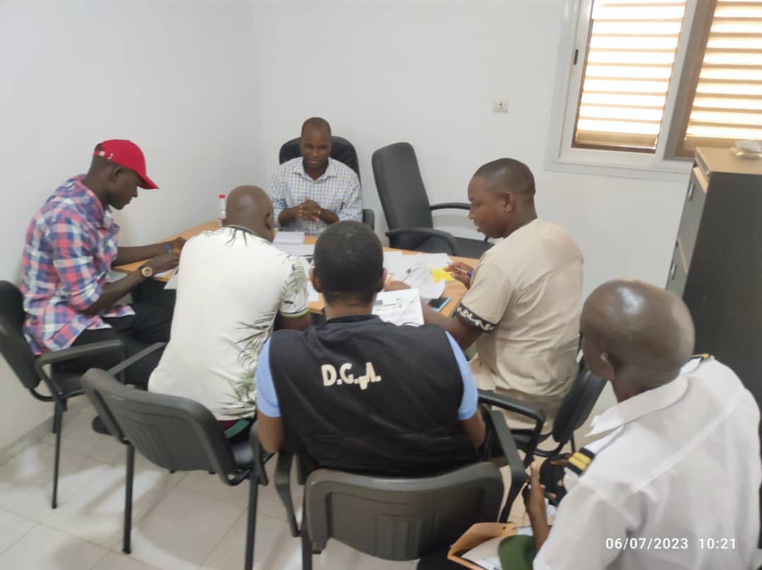 UNODC_WCAfrica's tweet photo. An #OCWART training on prevention, analysis and investigation of #TransnationalOrganizedCrime took place for LEAs & members of the #TransnationalCrimeUnit in #GuineaBissau.
We thank the support of our partners in 🇬🇼, 🇩🇪 & 🇪🇺 https://t.co/AwkQ4AGRzT