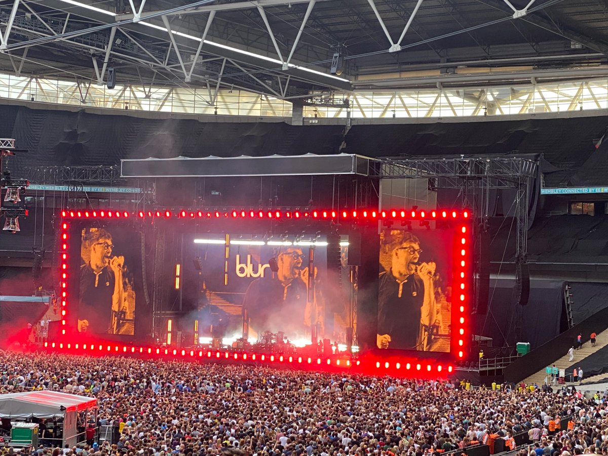 SoonForget's tweet photo. Pulp and Blur on the same weekend. Both excellent in their own, very different, way!  ❤️ https://t.co/Ro5WBLTXCV