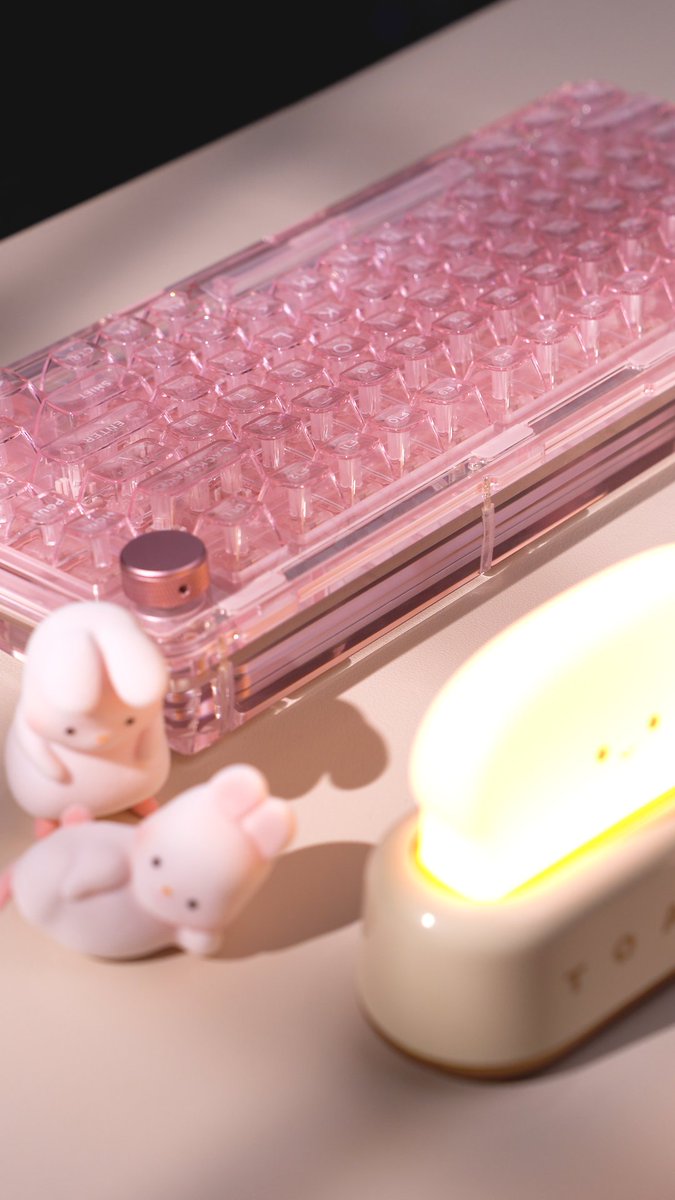 KiiBOOM_2022's tweet image. KiiBOOM Phantom 81 V2 Pink
#kiiboom #kiiboomkeyboard #keyboarddesign #mechkeyboards #gamingkeyboards #desksetup #homeofficesetup