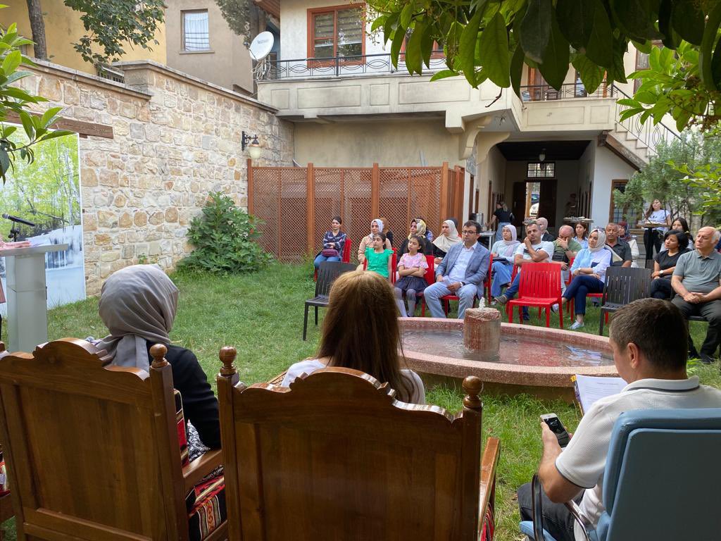 yazinulkesi's tweet photo. “Edebiyat ve …” Panelleri-I isimli etkinlik, katılımcılar eşliğinde Köker Konağı’nda gerçekleştirildi. 

@buyuksehirkm
@ksuedutr https://t.co/J9PtDZeu4h