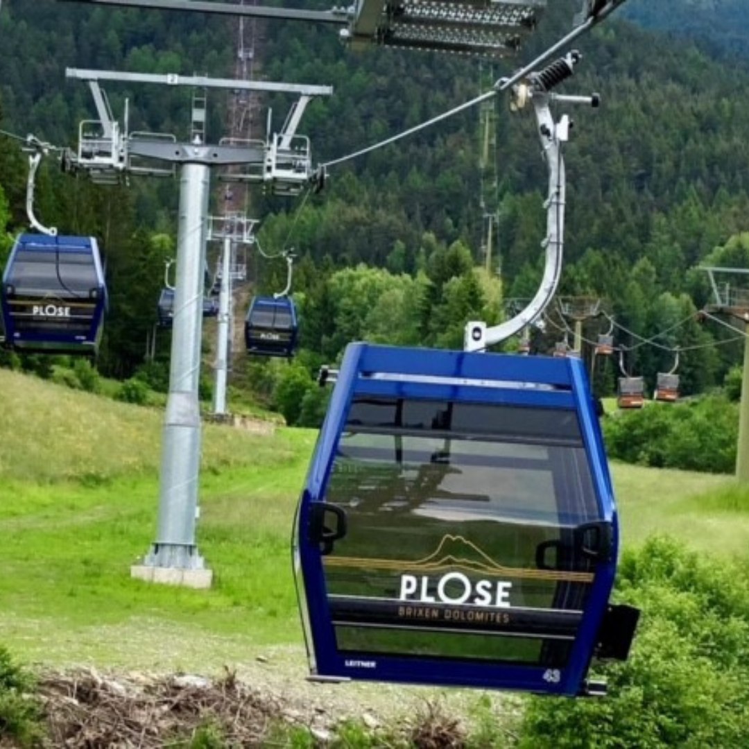 neveitalia's tweet photo. Plose, nuova cabinovia con aggancio automatico per il trasporto bici @BrixenPlose #altoadige #10Luglio #plose https://t.co/7Cg0rKjveg https://t.co/4CkCYzn8et