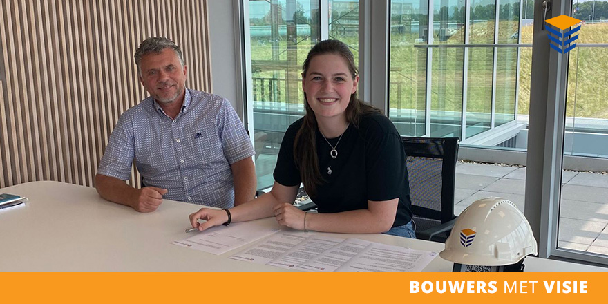 NIEUW | Na een leuke en leerzame stage heeft Wendi haar contract getekend voor de functie van werkvoorbereider! Naast deze mooie en uitdagende job gaat ze ook starten met de deeltijd HBO-bouwkunde aan de Hogeschool Rotterdam. 
ook bij ons werken? middelwateringbouw.nl/vacatures/
