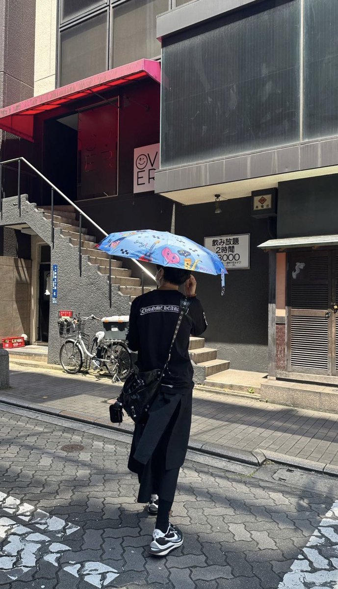 |100723| IG STORY UPDATE - buildurluve

Biu is in Japan ?👀

#BuildJakapan #Beyourluve #ชมรมคนตาสระอิ