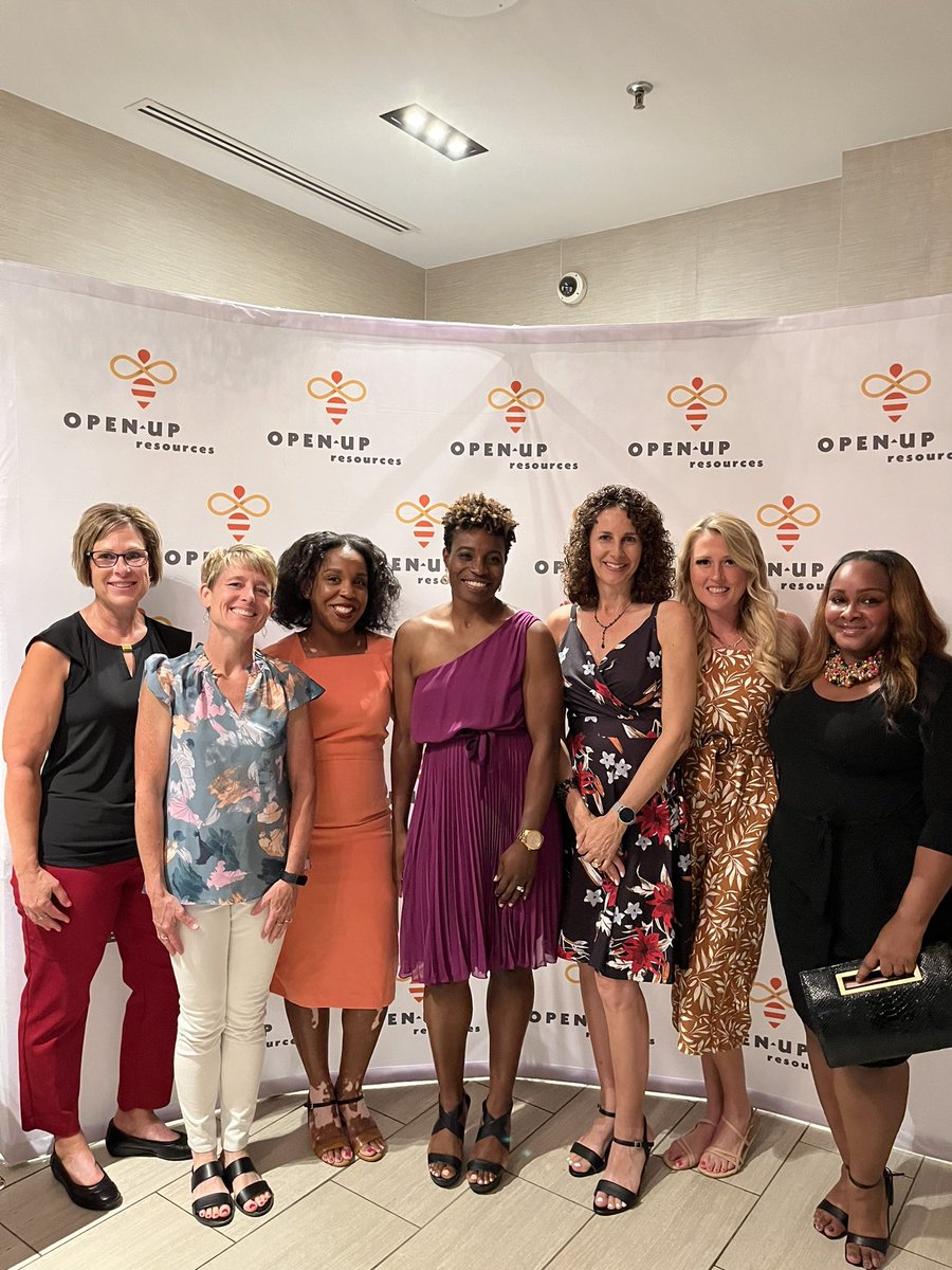 mathreflective's tweet image. Registration was buzzing yesterday and dinner was amazing! So many happy smiles in Atlanta. We are ready for  #OURHIVE tomorrow! @openupresources @JulieEckhardt15 @bmkruse3 @YimiyaP @MathWithMsM