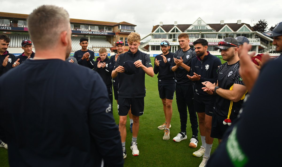 SomersetCCC's tweet photo. Congratulations on making your First-Class debut @AlfieOgborne! 👏👏👏👏

#WeAreSomerset https://t.co/OkwZRBROtj