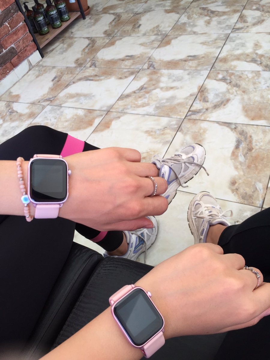 Başak burcu ablanın tercihlerini daha çok beğendiğin icin özentilikte sınır tanımıyorsundur ...