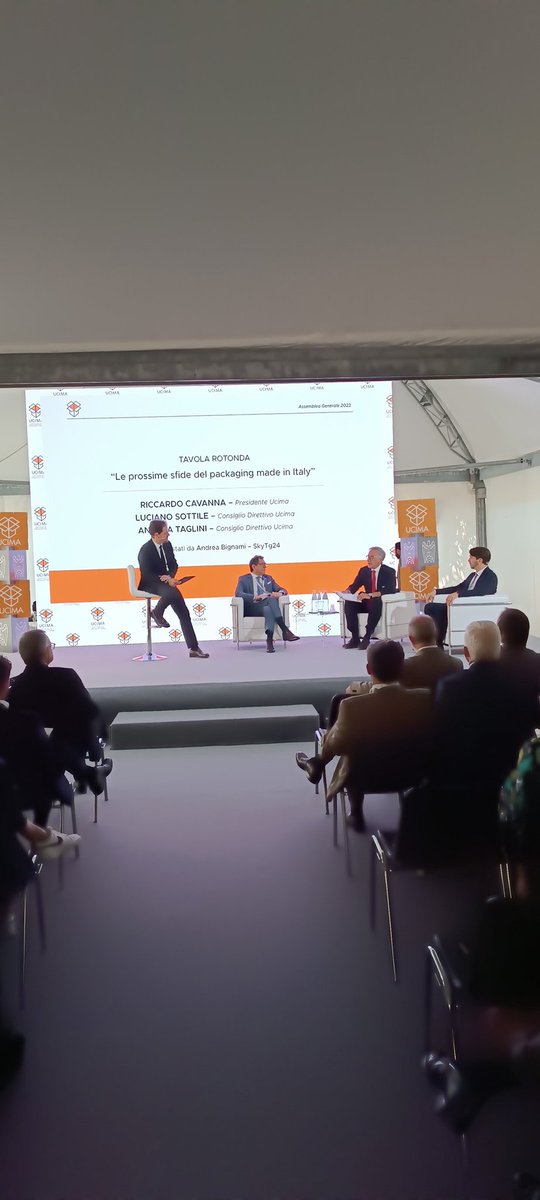 In corso la tavola rotonda in occasione dell'Assemblea Generale dei soci 2023.

Si confrontano sulle prossime sfide del packaging made in Italy il Presidente Riccardo Cavanna e i Consiglieri Luciano Sottile e Andrea Taglini.

#AssembleaUcima