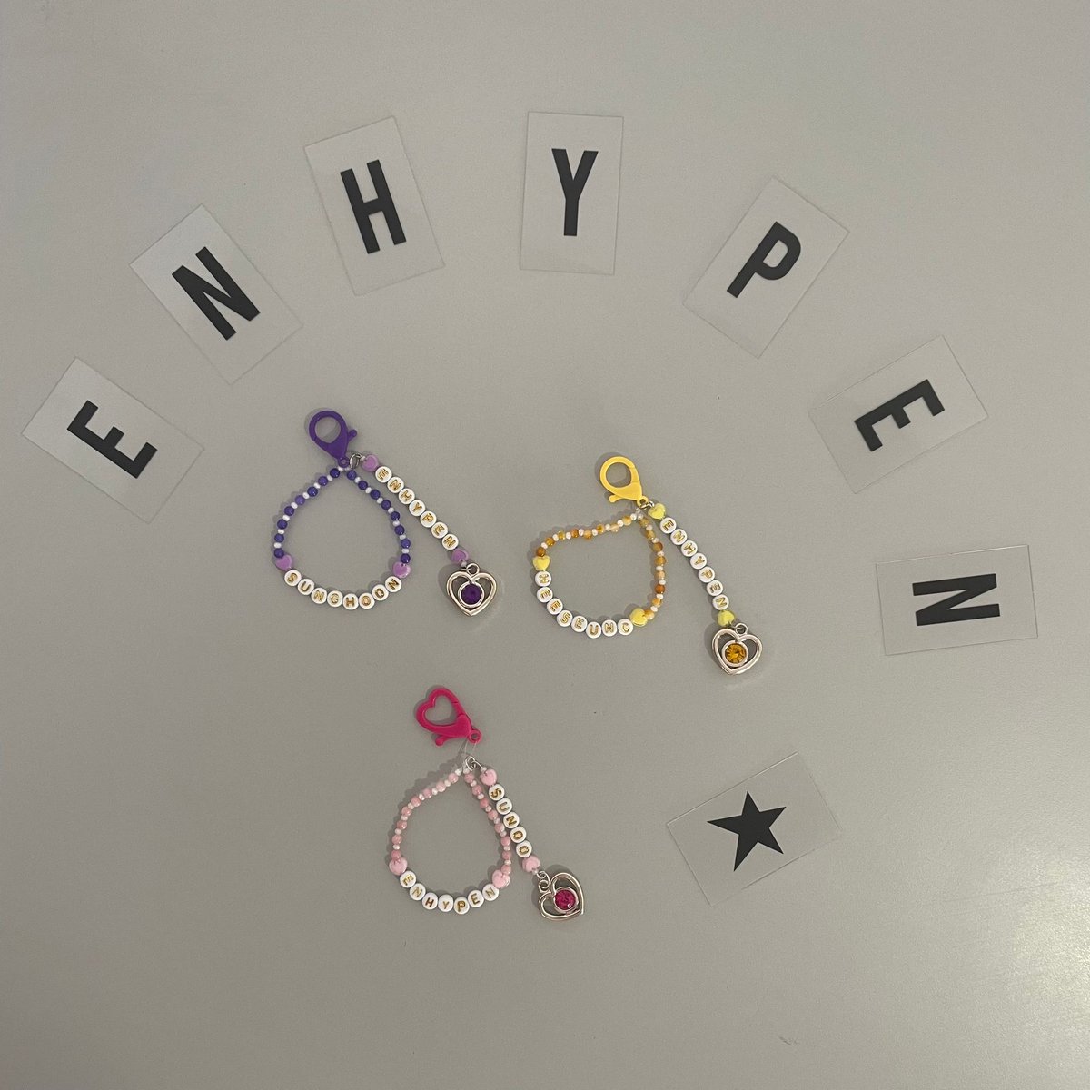 _Asteria1117_'s tweet photo. Llaveros para el #KPOPLUX de #ENHYPEN!
🤍 Son 7 llaveros con el nombre del grupo y de uno de los miembros. Solo hay uno de cada.
🤍 Precio: 2,50€
🤍 Cualquier cosa envíame un mensaje😁📨 https://t.co/gJ0CUc3tDh