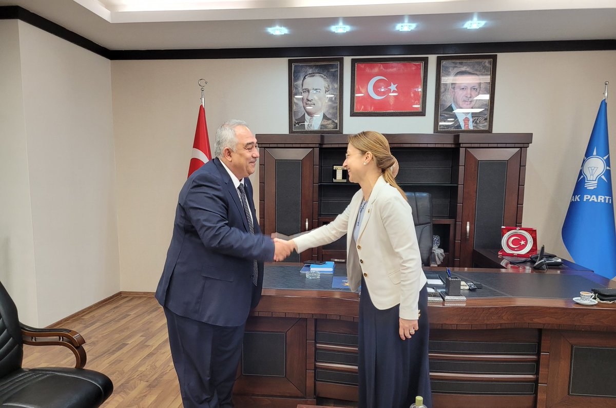AKPartiG_Antep's tweet photo. Milletvekilimiz Sn Derya Bakbak, İl Başkanımız Sn Murat Çetin’i; ziyaret ederek, hayırlı olsun temennilerinde bulundu.

@muratcetin27 
@deryabakbak27 https://t.co/4OYAKlj0SC