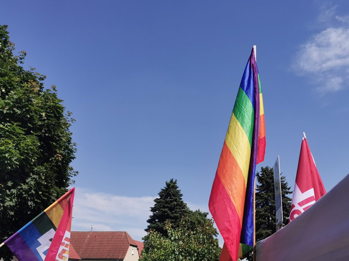 HalleSDS's tweet photo. Ihr habt es vielleicht durch den einen oder den anderen Post schon mitbekommen, aber wir waren in #Schnellroda am Wochenende. Deshalb findet ihr unseren Redebeitrag vom Samstag jetzt hier:
https://t.co/nqNgaCFIVR
#sr0807 #sr0907 https://t.co/huNn2WpBmg