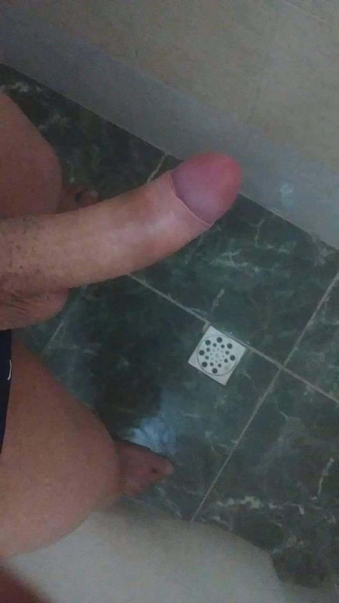 Muito Triste acordar com Tesão de mijo querendo Gozar sem ninguém pra fazer Carinho... #PirocudoCarente