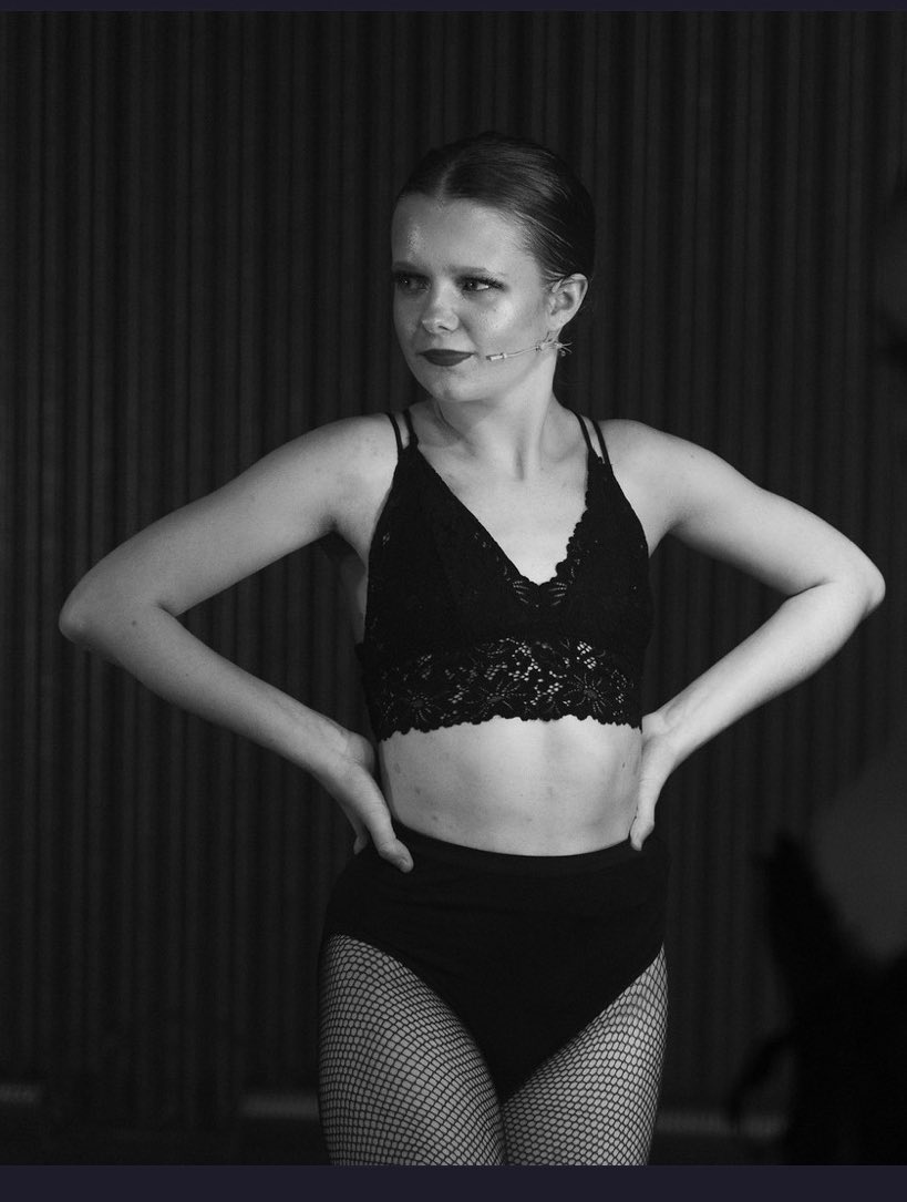 isabel4451's tweet photo. #bobfosse #dancer #singer #actor #Chicago https://t.co/wE5ZS20SR9