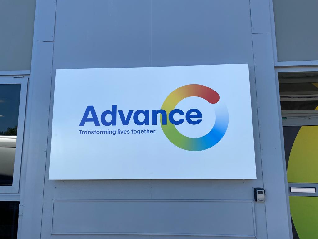 wordcrafts_'s tweet photo. CMYK vinyls with 50% white layer, printed gradient white layer along with foamex graphics, stand off fixings and installation. Credit @m7t3_ltd 🔥👏👊 #vinyls #installation #foamex #digitalprint #CMYK https://t.co/g7t4VZIell