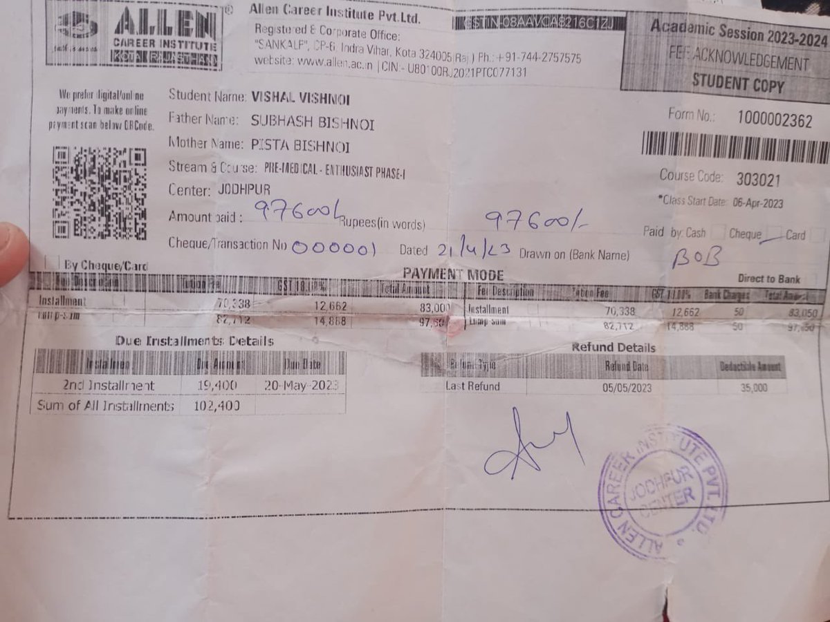 ibasantbishnoi's tweet image. विशाल बिश्नोई ने @ALLENkota की जोधपुर ब्रांच में 12th फाउंडेशन में 21 अप्रैल को एडमिशन लिया और जब उसने पहली ही क्लास एटेंड की तो पता चला कि 15 दिन से ज़्यादा का सिलेबस हो गया हैं और वह पीछे रह गया है तो उसने एक ही दिन में कोचिंग छोड़ने कर अपने कोचिंग के रिफ़ंड के लिए माँग की तो
