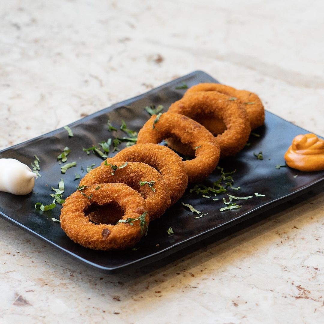 foodadda_'s tweet photo. Alexa! Show me the world’s best onion rings.😃
Did you mean from Food Adda? 🤓
Even Alexa know’s the taste of our tastiest crispy onion rings! When are you going to try it? 🥰
#foodadda #smileastfoodadda #foodaddaindia #foodaddatwitter #onionrings #foodaddaonionrings https://t.co/eT2m6dzzjJ