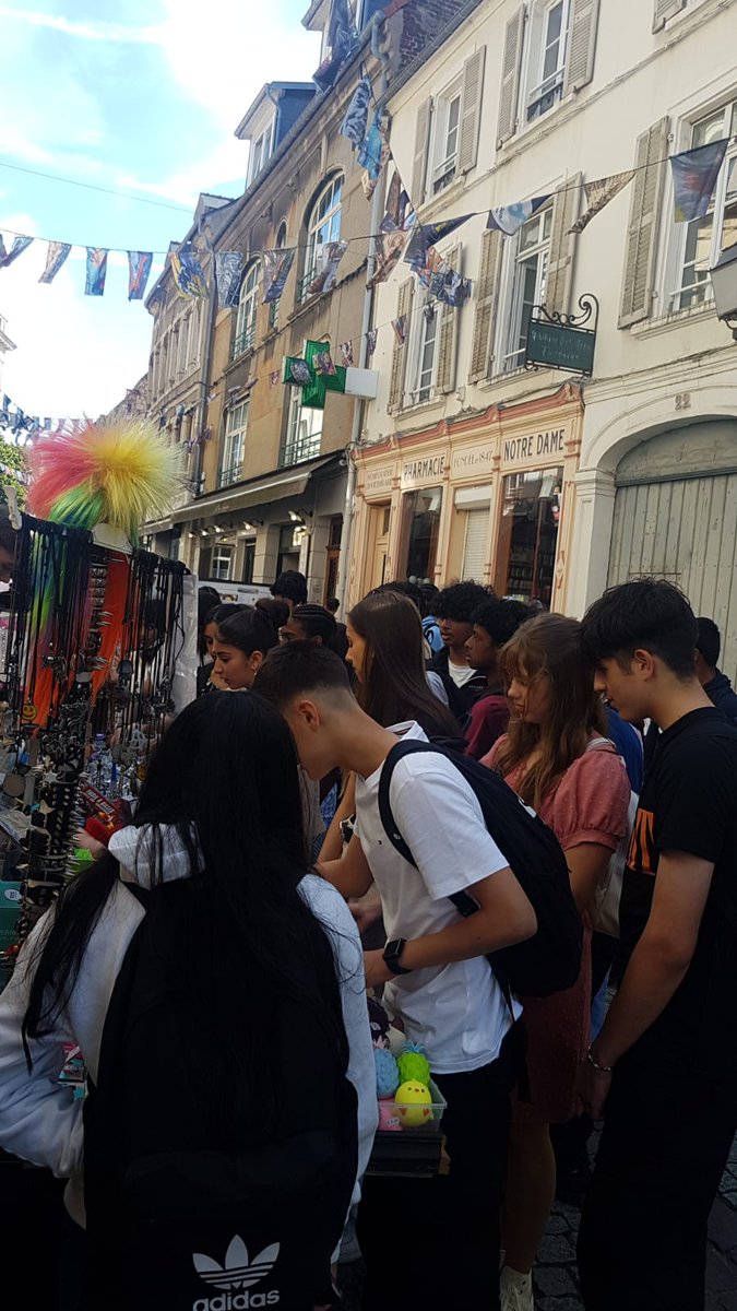 ghsmflofficial's tweet photo. After un petit-déjeuner français, we visited the old town of Boulogne-sur-mer. Direction l'aquarium ! https://t.co/0qK70szueE