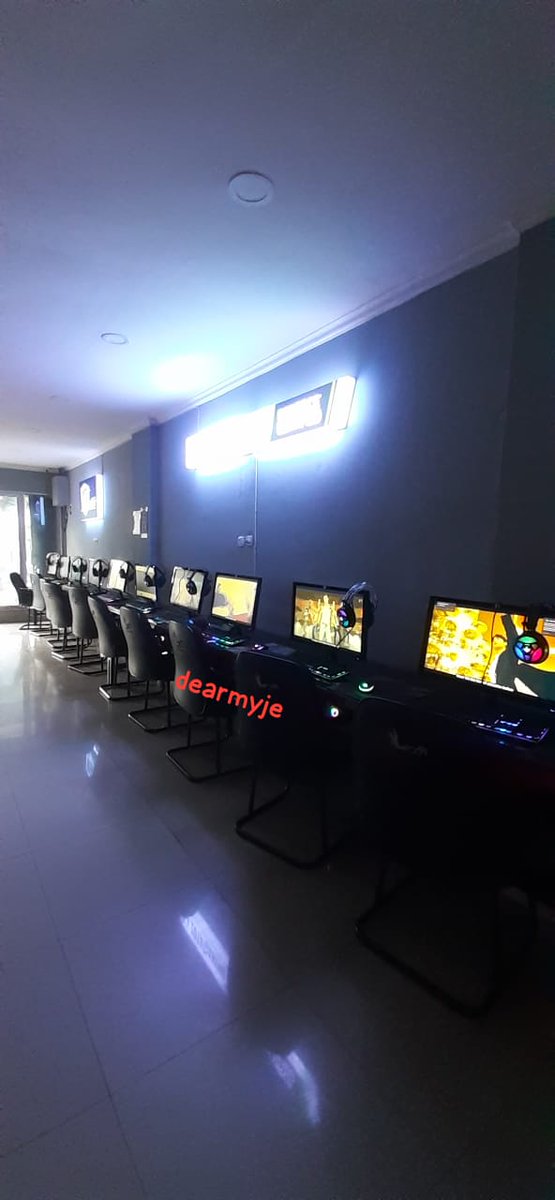 dearmyje's tweet photo. I really rented all computers in internet cafes to stream EXO guys 😭🙌

#TeamCream_Battle #EXO_EXIST #EXO_CreamSoda
#EXOLStreamingBattle @weareoneEXO https://t.co/k1HxAmfX1h