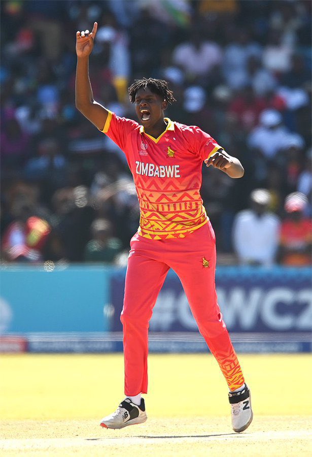 HeraldZimbabwe's tweet photo. 3 CHEVRONS MAKE TEAM OF #CWC23Qualifiers 

3 players from Sri Lanka, Netherlands and Zimbabwe have been selected in the World Cup Qualifier Team of the Tournament.
All-rounder Sean Williams was voted Best &amp; joined by Sikandar Raza &amp; Richard Ngarava.
@ChronicleZim @SundayMailZim https://t.co/yrCSukaieW