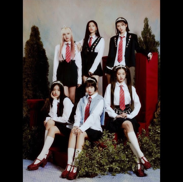 Knock knock...
"Dear Cupid"

⠀⠀⠀                     IVE
         THE 2ND SINGLE ALBUM
                    < LOVE DIVE >
                       2023.07.25