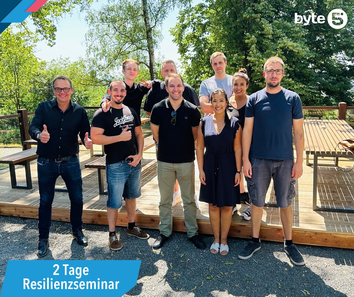 byte5's tweet image. #byte5 durfte sich mit @denismourlane intensiv dem Thema #Resilienz widmen.🧘🏻‍♂️ Diese Fähigkeit trägt zur Förderung der psychischen Gesundheit und Widerstandsfähigkeit bei. Die erlangten Kompetenzen sind nützlich für unseren Berufsalltag und unsere Führungskräfte und -Nachwuchs.✨