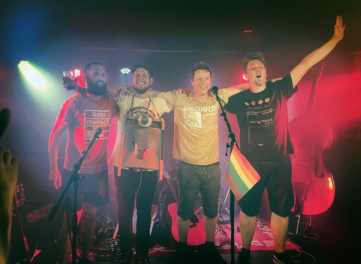 Our last two shows were an absolute blast! 💥
Now, we need a break.
Expect radio silence! 📻

Thanks to all the awesome bands, all our buddies at Saxogade, <a href="/1000_Fryd/">1000Fryd</a> , Waar Party, everyone who were there and made it happen! 
Nothing but love! 🖤

Signing out...
