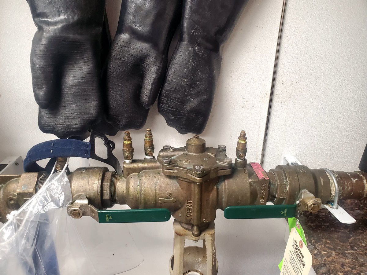 DurancePlumbing's tweet image. Looking for reliable backflow testing services? Look no further! At Durance Plumbing, we offer top-notch solutions right in your community. Our expert technicians ensure your water supply remains clean and contaminant-free. #ManassasVA #BackflowTesting