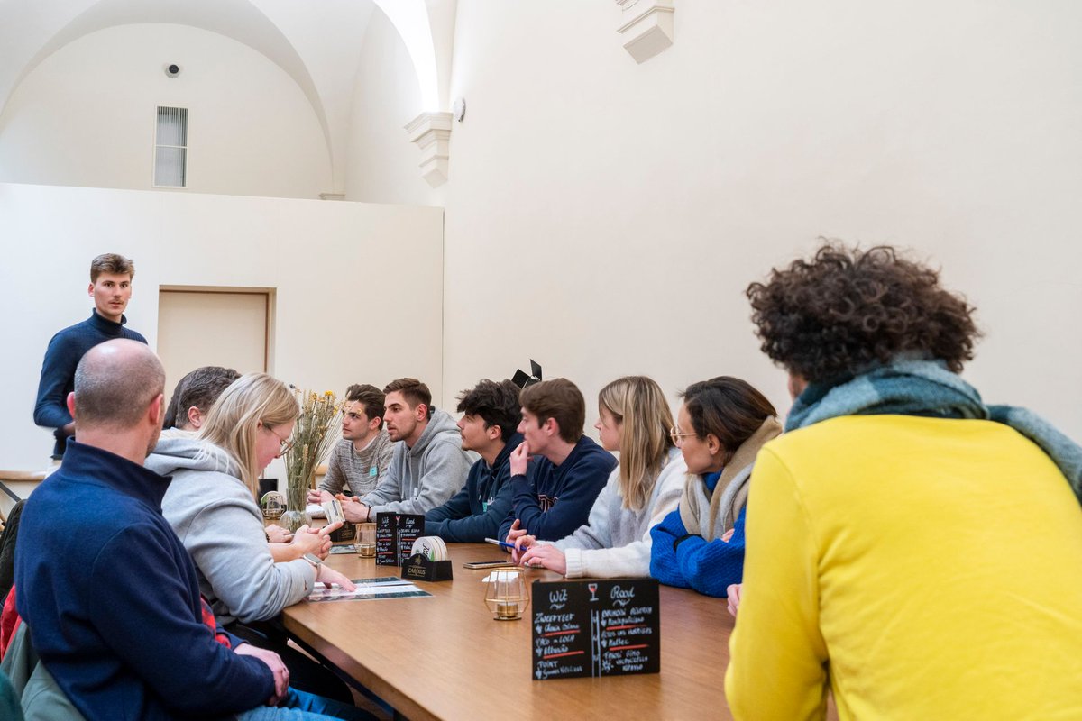 ThomasMoreBE's tweet photo. Hier kom je thuis. Maak kennis met StartPunt Ondernemen! 💼💡Het ondernemershart van Thomas More! ❤️

Studeren én ondernemen? Dan is Startpunt Ondernemen the place to be! Ze dagen je uit, inspireren je en helpen je dromen waar te maken.

https://t.co/nGRhYfPzem https://t.co/IbdhPRX6C2