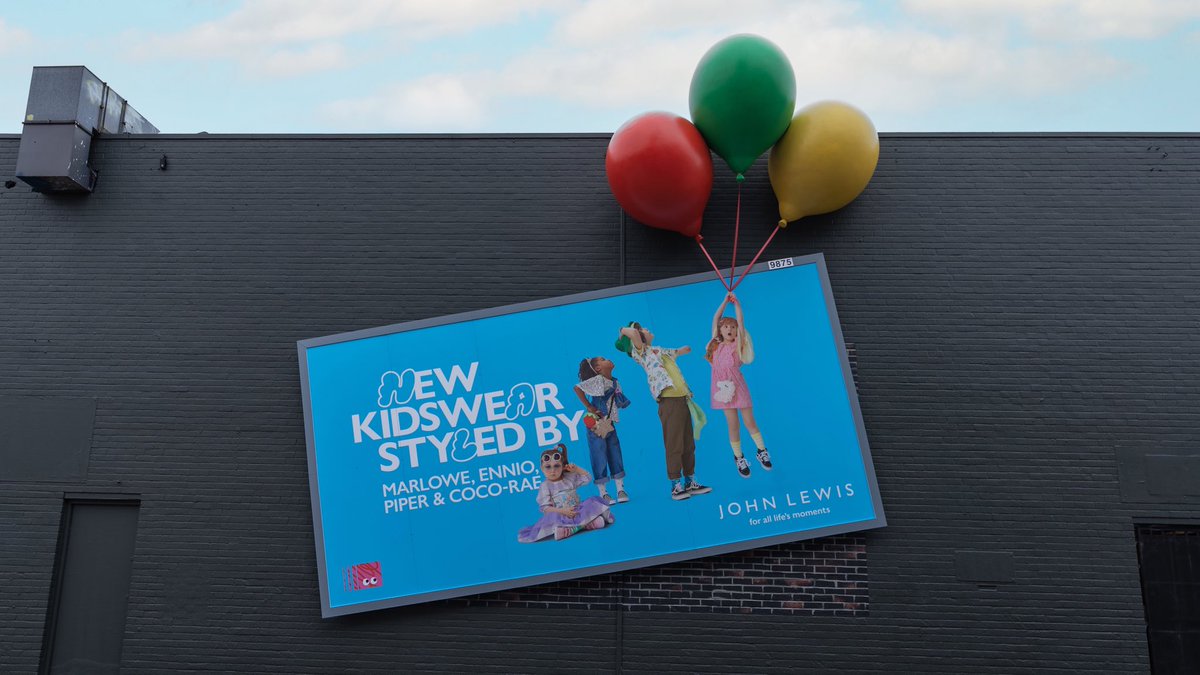 traceys_talent's tweet image. BBM Young Performers PIPER recently shot a John Lewis Kidswear Campaign, check out their fabulous billboards with Pip holding the balloons! 🎈 @louisa_piper #childmodel #talent