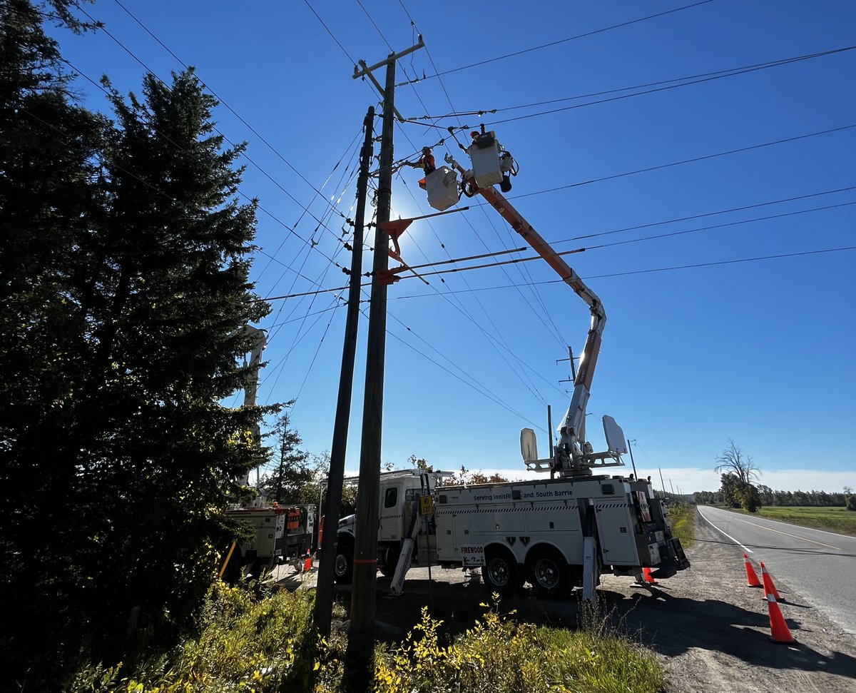 #DYK Lineworker is one of the top 10 most dangerous jobs? ⚡On #NationalLineworkerAppreciationDay, we thank all lineworkers for working around the clock, often in hazardous conditions, to keep the lights on for our community 💡

To learn more, visit electricity.ca/knowledge-cent…